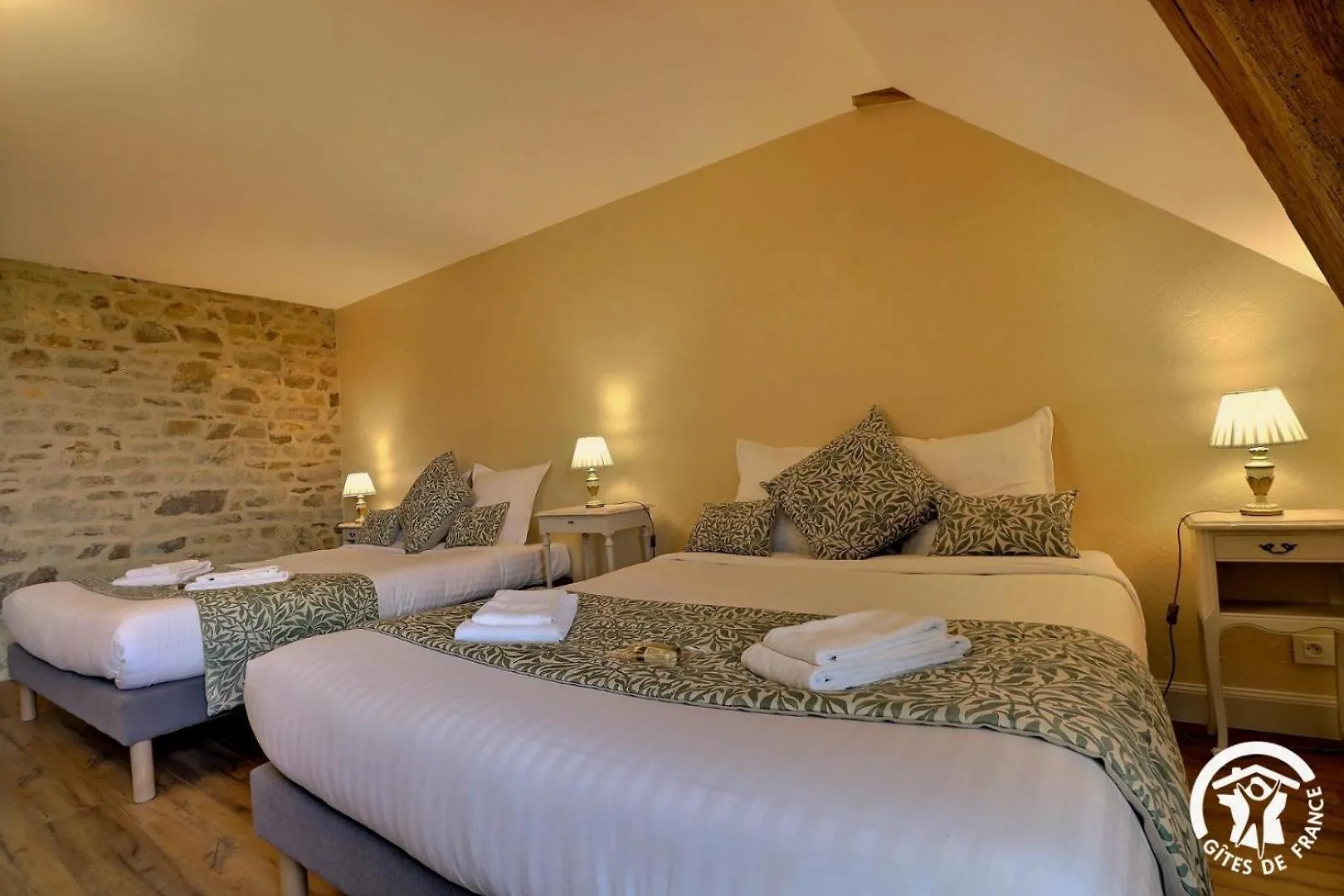 Bed & Breakfast Chateau De La Giraudais Mezieres-Sur-Couesnon